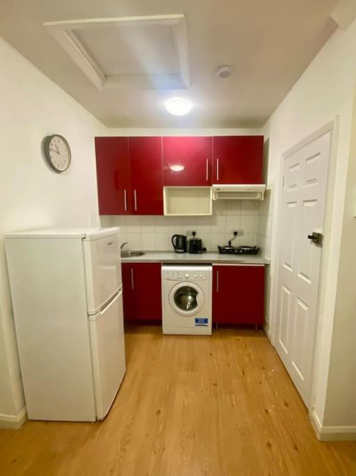 דירות Penthouse Studio With 2 Double Beds & Smart Tv. Great London Location מראה חיצוני תמונה
